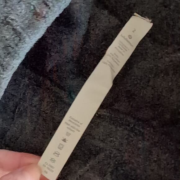 Lululemon Loungers - Picture 5 of 6